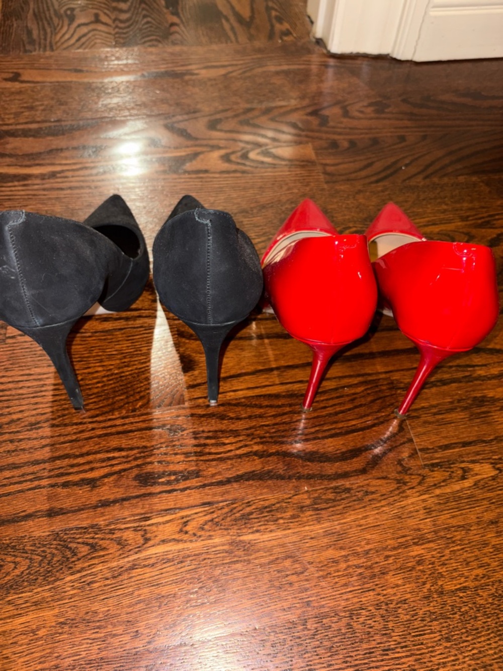 Steve Madden Pointed Toe Pumps in Black and Red - Picture 2 of 3